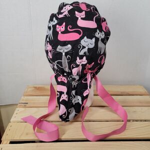 Harmony Scrub Hats Pink & Grey Cats Black w/ Pink Tie